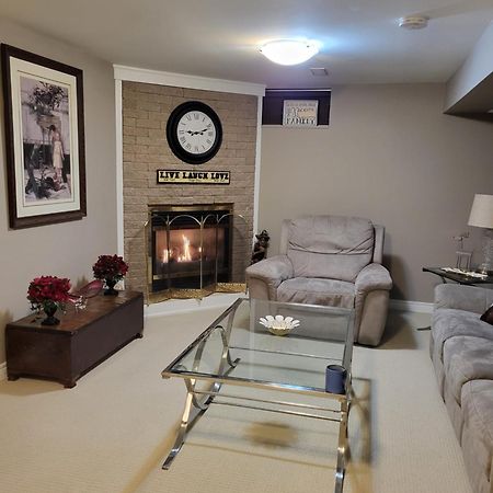 Cozy Suite With Hot Tub & Highspeed Internet Grimsby Kültér fotó