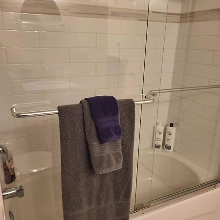 Cozy Suite With Hot Tub & Highspeed Internet Grimsby Kültér fotó